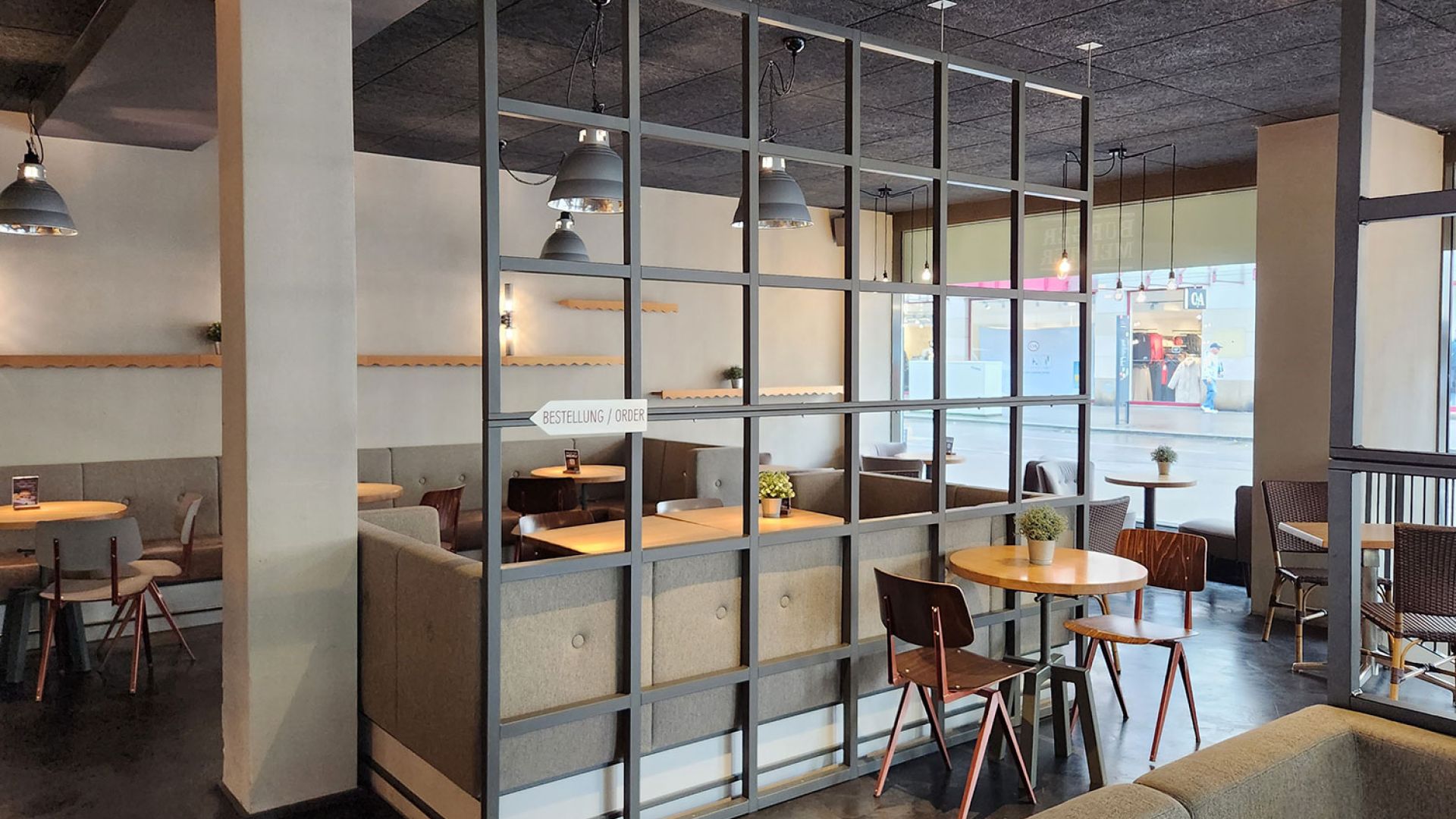 Interioraufnahme eines Burgermeister Stores